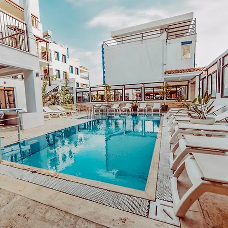 The Lume Boutique & Restaurant & מלון *