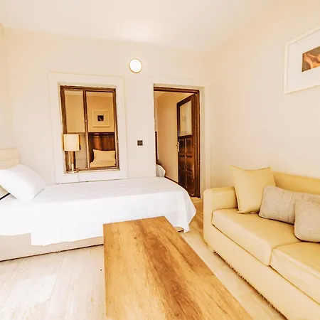 The Lume Boutique & Restaurant & Hotell *