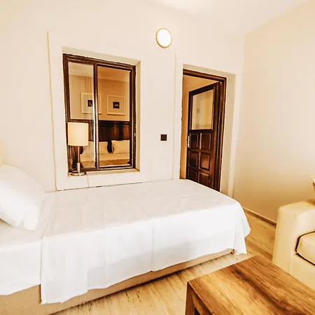 Hotell The Lume Boutique & Restaurant & *