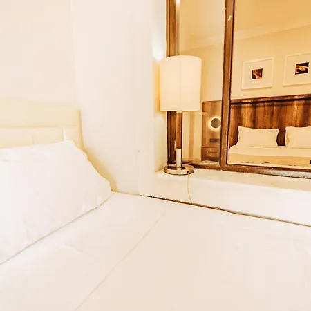 The Lume Boutique & Restaurant & Hotell *