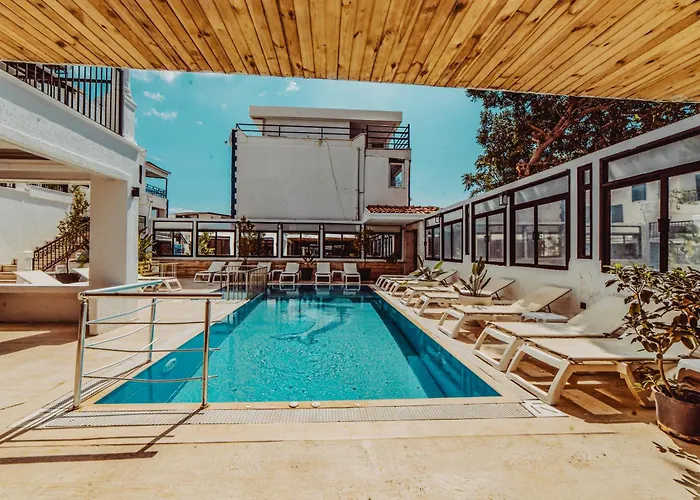 Hotel The Lume Boutique & Restaurant & *