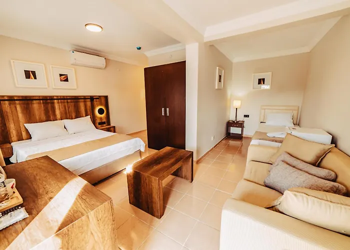 The Lume Boutique & Restaurant & * בודרום